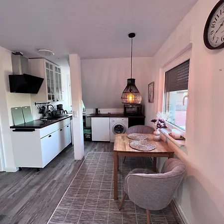 Gina, 85117 * Ostrhauderfehn